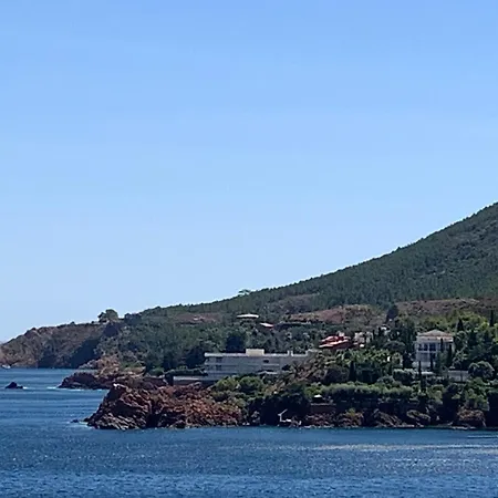 Petit Coin De Paradis Sur La * Сен-Рафаель