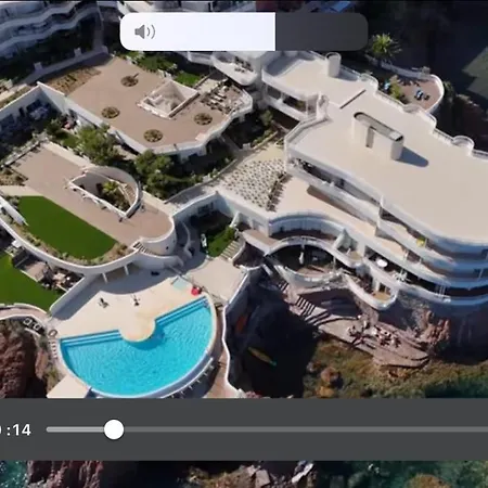 Апартаменты Petit Coin De Paradis Sur La *