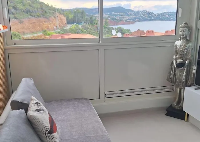 Petit Coin De Paradis Sur La Apartamento Saint-Raphaël